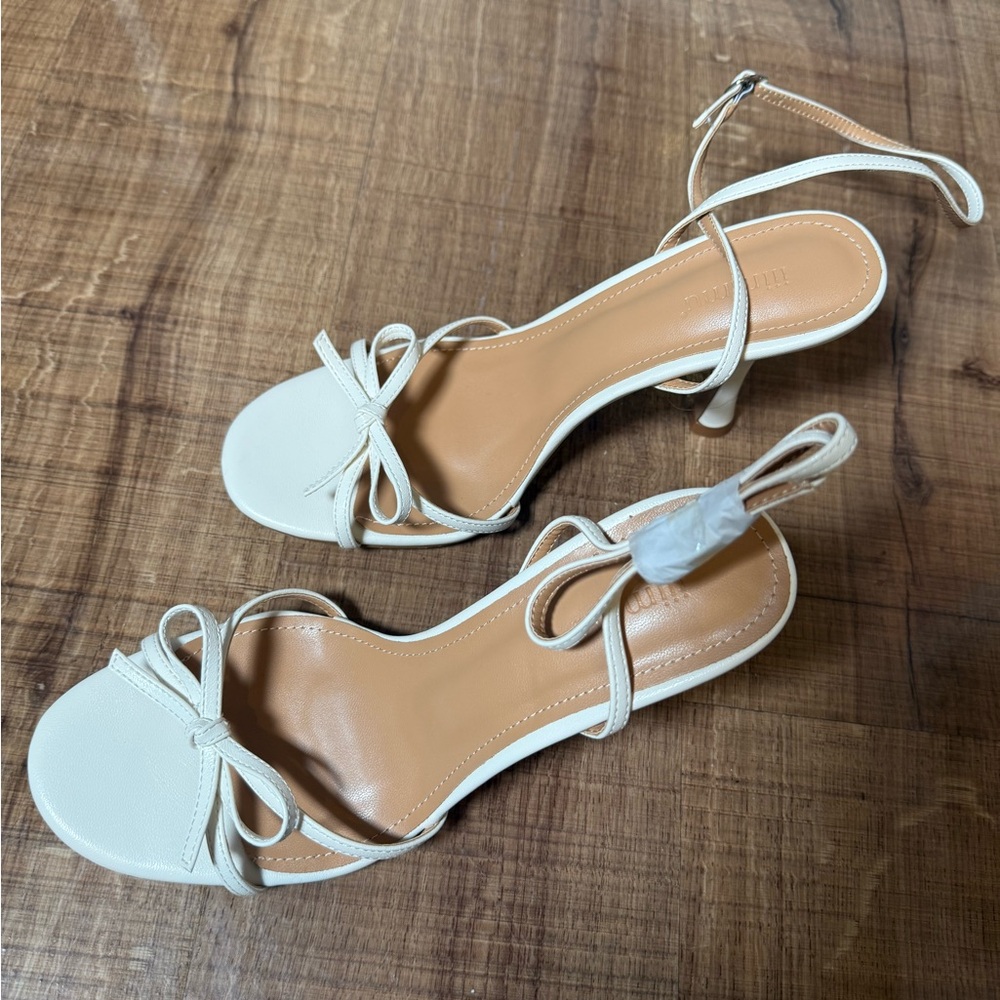 Elegant Cream Women's Sandals